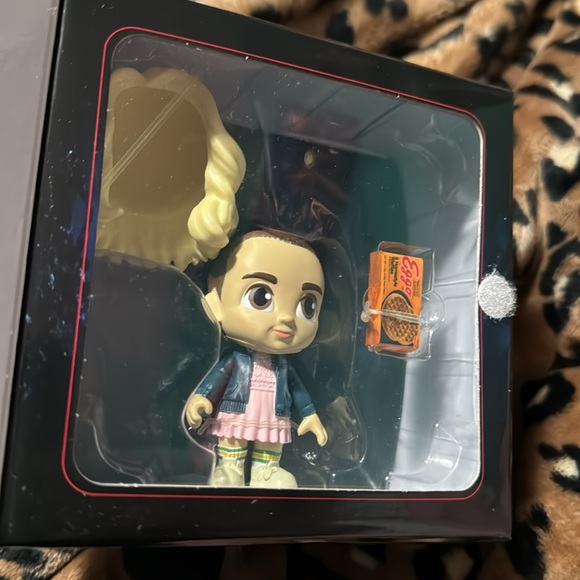 🔮5/$25✨Funko Stranger Things Eleven Vinyl Figure - Picture 2 of 3